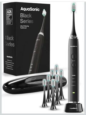 NWT Aquasonic Black Series Ultra Whitening Toothbrush